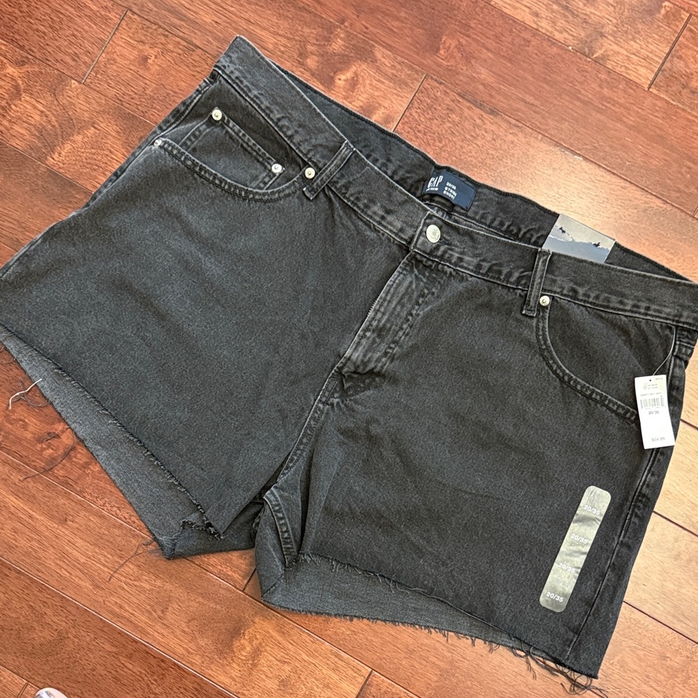 NWT Gap Black Stride Mid Rise Loose Hip Thigh Raw Hem Denim Shorts 20